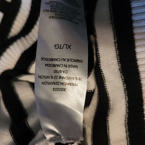 Andrew Marc striped turtle neck sweater size XL - Picture 11 of 11